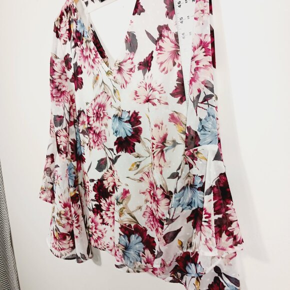 White House Black Market Size 6 Floral Top, Long Sleeve, Back w/ Draping, Boho - Picture 11 of 16